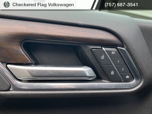 Used 2025 GMC Sierra 1500 SLT image 15