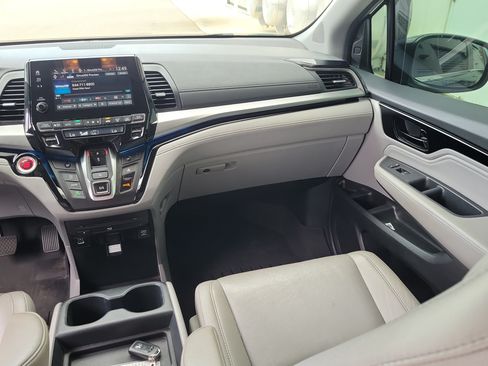 Used 2021 Honda Odyssey Touring image 23
