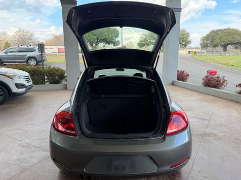 Used 2012 Volkswagen Beetle 2.5 FWD image 18