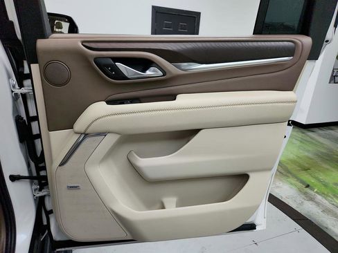 Used 2022 GMC Yukon XL Denali image 30