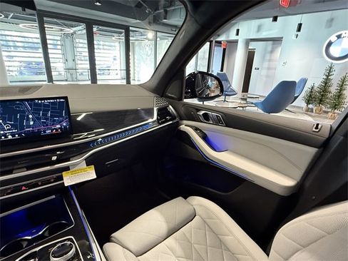 Used 2026 BMW X7 xDrive40i w/ M Sport Package image 16