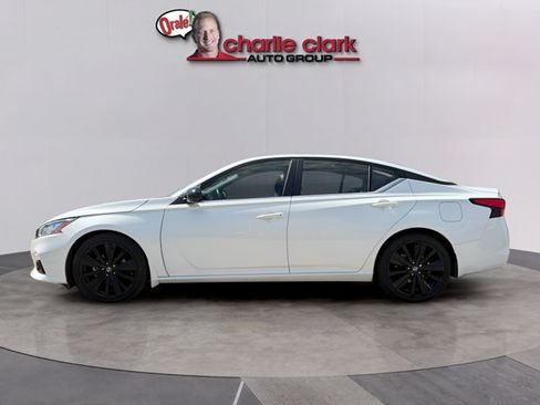 Certified 2022 Nissan Altima 2.5 SR w/ Midnight Edition Package FWD image 3