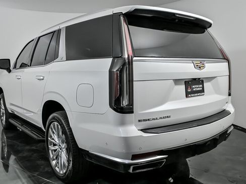 Used 2021 Cadillac Escalade Premium Luxury w/ Driver Assist Tech Package AWD/4WD image 7