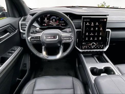 Used 2024 GMC Acadia Elevation image 5