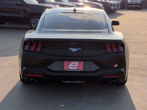 Used 2024 Ford Mustang Coupe image 7