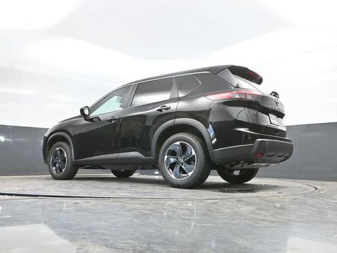 Used 2025 Nissan Rogue SV AWD/4WD image 48
