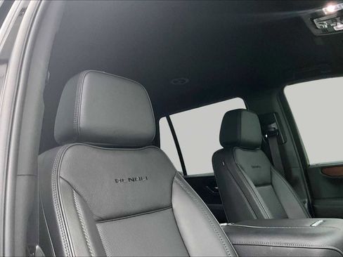 Used 2026 GMC Yukon Denali AWD/4WD image 14
