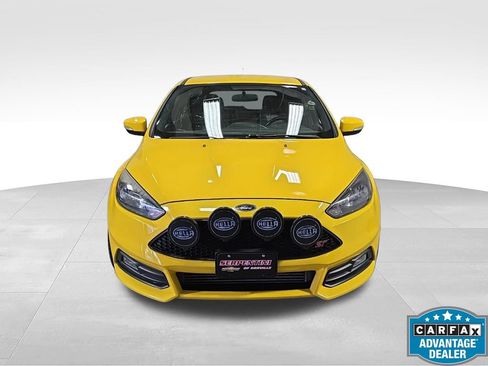 Used 2017 Ford Focus ST FWD image 2
