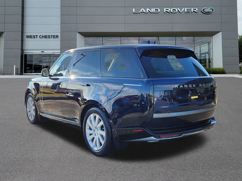 Used 2023 Land Rover Range Rover SE image 3
