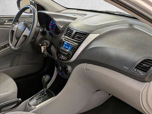 Used 2017 Hyundai Accent SE FWD image 23