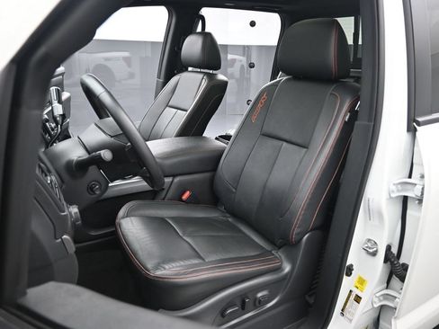 Used 2021 Nissan Titan PRO-4X w/ Pro-4x Convenience Package AWD/4WD image 8