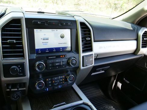 Used 2021 Ford F250 Lariat w/ Lariat Value Package AWD/4WD image 8