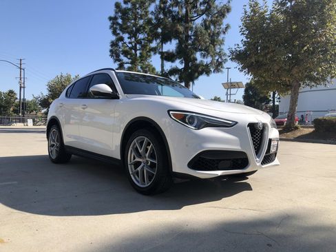 Used 2018 Alfa Romeo Stelvio Sport w/ Quick Order Package 22J Sport image 3