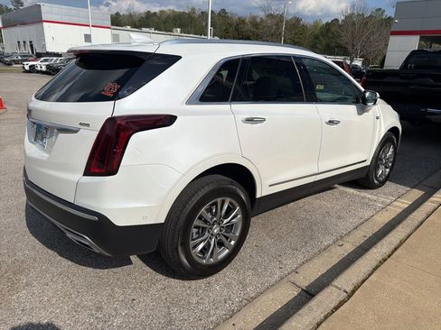 Used 2021 Cadillac XT5 Premium Luxury image 3