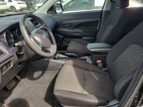 Used 2024 Mitsubishi Outlander Sport 2.0 ES image 17