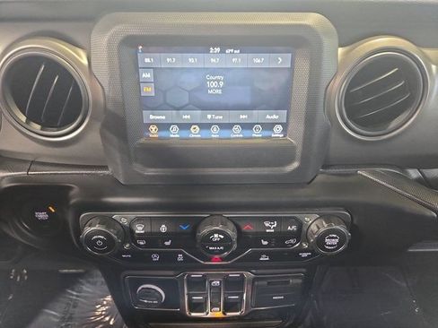 Used 2022 Jeep Wrangler Unlimited Sport AWD/4WD image 22