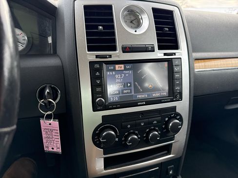Used 2008 Chrysler 300 Limited image 18
