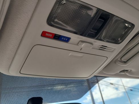 Used 2017 Subaru Forester 2.5i Premium w/ All-Weather Package image 23