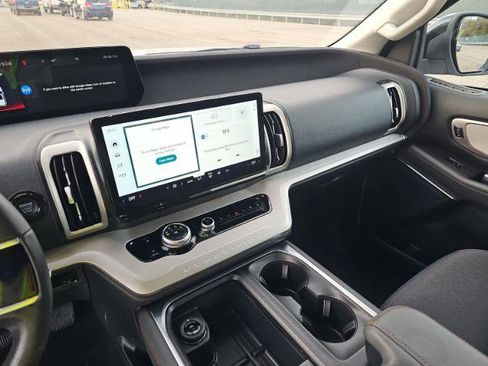 Certified 2025 Ford Expedition Active AWD/4WD image 2