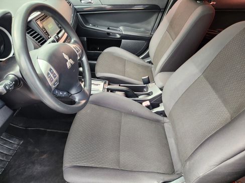 Used 2017 Mitsubishi Lancer ES FWD image 10