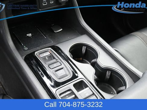 Used 2023 Honda Pilot Touring image 21