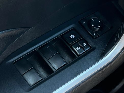Used 2020 Toyota RAV4 LE w/ All Weather Liner Package AWD/4WD image 43