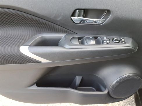 Used 2024 Nissan Kicks SV image 14