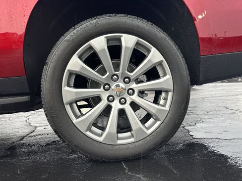 New 2026 Chevrolet Suburban Premier RWD image 21