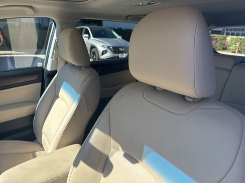 Used 2017 Subaru Outback 2.5i Limited image 6