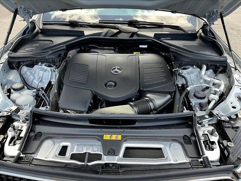 Used 2026 Mercedes-Benz GLC 300 4MATIC image 32