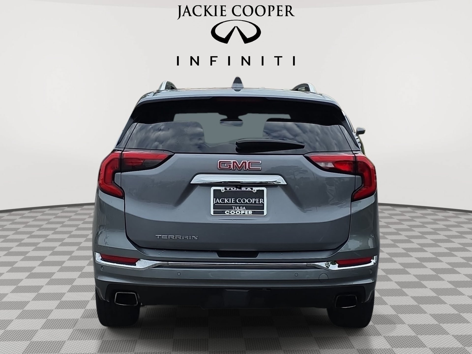 Used 2020 GMC Terrain Denali w/ Denali Premium Package FWD image 6