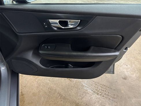 Used 2020 Volvo S60 T5 Momentum w/ Protection Package Premier image 20