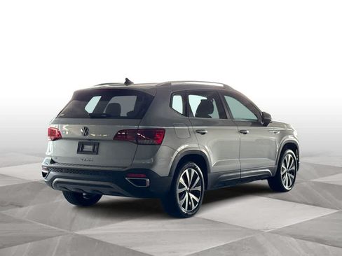 Used 2023 Volkswagen Taos SE FWD image 8