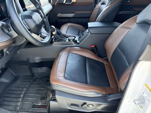 Used 2023 Ford Bronco Outer Banks image 9