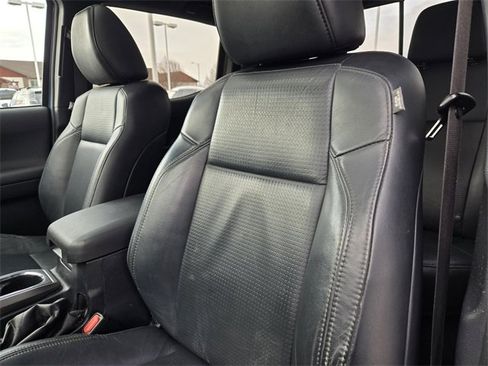 Used 2019 Toyota Tacoma TRD Off-Road image 16