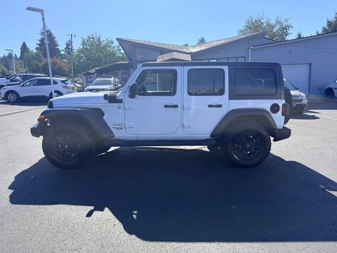Used 2018 Jeep Wrangler Unlimited Sport w/ Technology Group AWD/4WD image 2