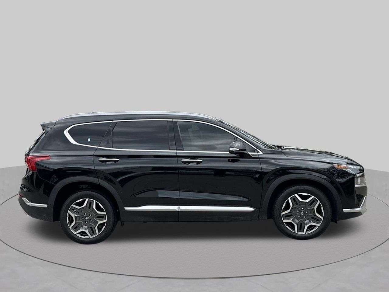 Used 2023 Hyundai Santa Fe Limited FWD image 6