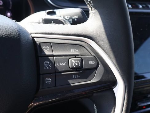 Used 2023 Jeep Grand Cherokee Altitude AWD/4WD image 20