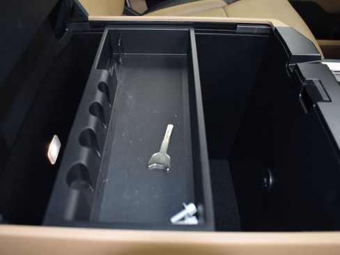 Used 2025 Ford F250 Lariat w/ Lariat Ultimate Package image 26