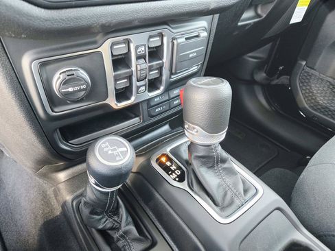 New 2026 Jeep Gladiator Sport AWD/4WD image 29