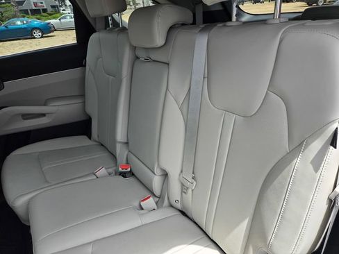 Used 2026 Kia Sorento S FWD image 10