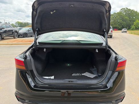 Used 2025 Nissan Altima 2.5 SR FWD image 18