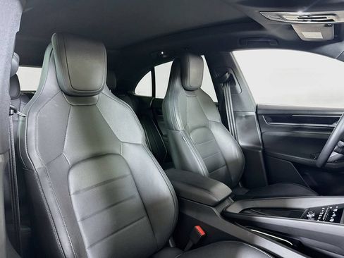 Certified 2025 Porsche Macan Electric RWD image 18