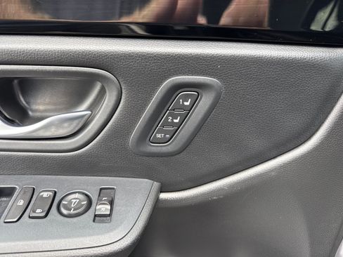 Used 2025 Honda Pilot EX-L image 13