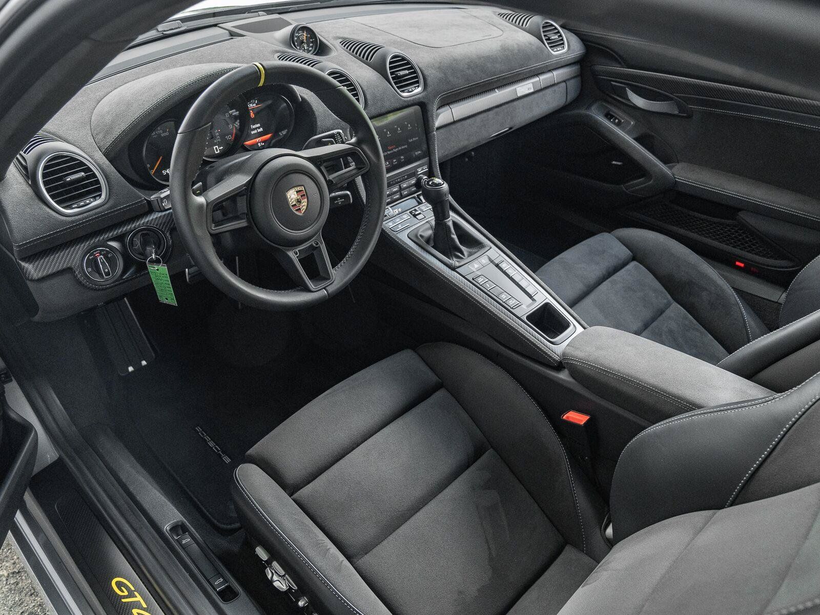 Used 2024 Porsche 718 Cayman GT4 RS RWD image 2
