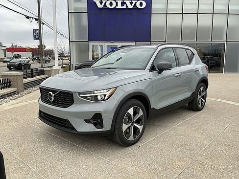New 2026 Volvo XC40 B5 Plus w/ Protection Package Premier image 3