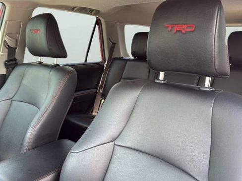 Used 2021 Toyota 4Runner Venture w/ Moonroof Package AWD/4WD image 9