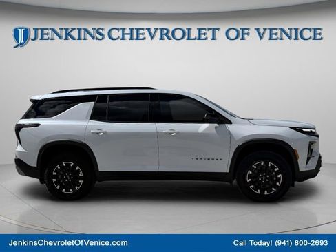 New 2026 Chevrolet Traverse Z71 w/ Enhanced Driving Package AWD/4WD image 3
