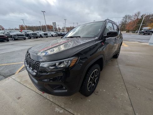 New 2026 Jeep Compass Trailhawk w/ Sun, Sound & Navigation Group image 8