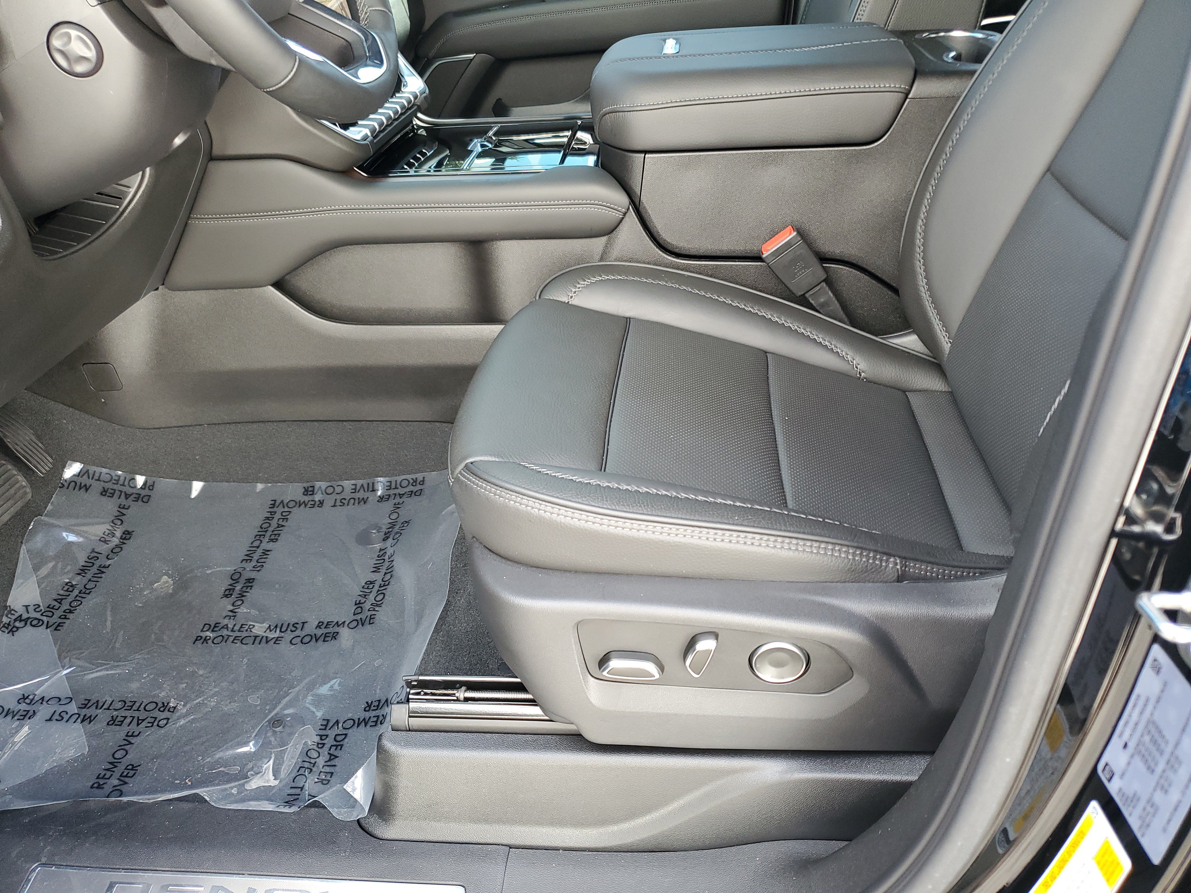 Used 2026 GMC Yukon Denali w/ Sun & Power Step Package RWD image 19